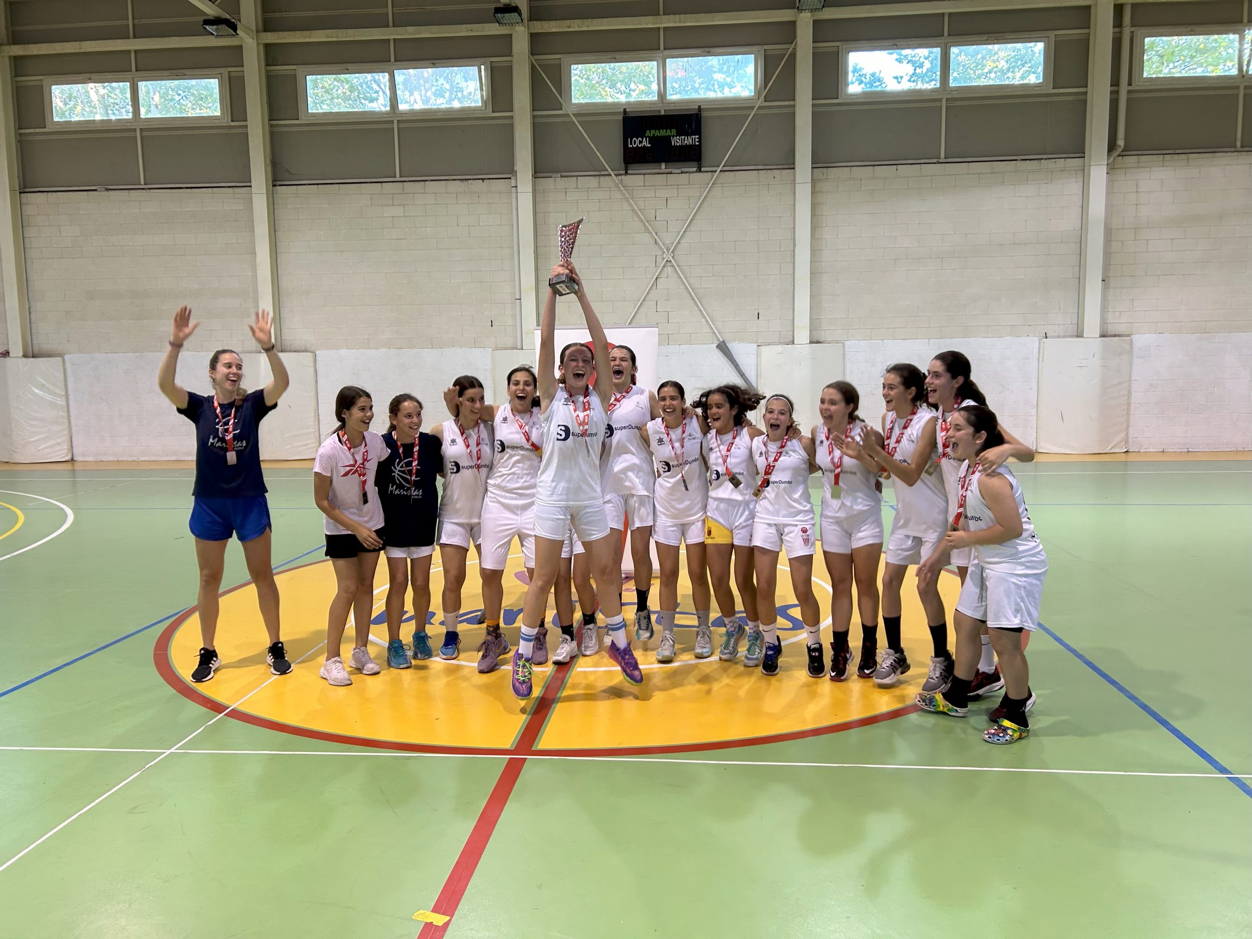 El equipo infantil femenino del Club Baloncesto Maristas Murcia triunfa en la Liga Plata 2023/2024